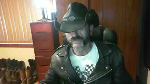 Snapshot of leathergreaser chatting on May 20, 8:59 pm leathergreaser online show from May 20, 8:59 pm