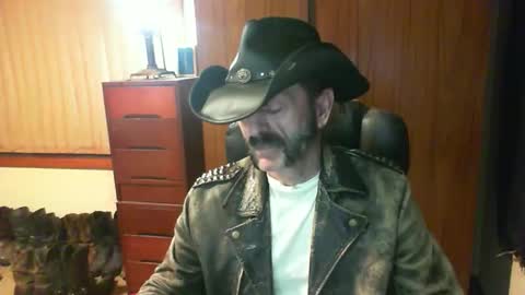 Snapshot of leathergreaser chatting on May 25, 7:53 pm leathergreaser online show from May 25, 7:53 pm