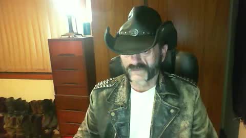 Snapshot of leathergreaser chatting on May 26, 11:39 am leathergreaser online show from May 26, 11:39 am