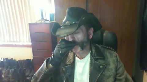 Snapshot of leathergreaser chatting on May 27, 1:57 am leathergreaser online show from May 27, 1:57 am