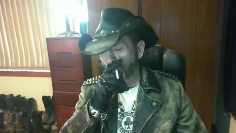 Snapshot of leathergreaser chatting on May 27, 9:34 pm leathergreaser online show from May 27, 9:34 pm