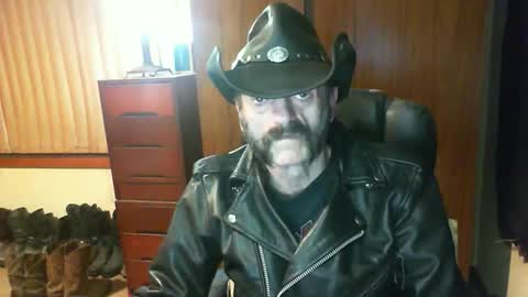 Snapshot of leathergreaser chatting on June 1, 6:31 pm leathergreaser online show from June 1, 6:31 pm