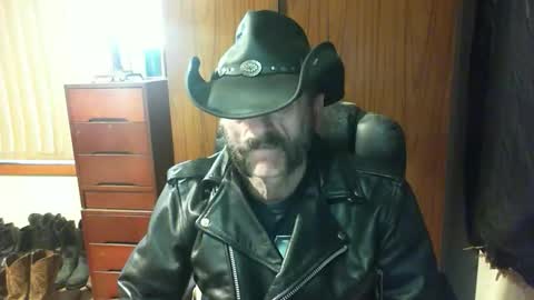 Snapshot of leathergreaser chatting on June 4, 9:21 pm leathergreaser online show from June 4, 9:21 pm
