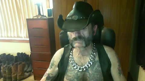 Snapshot of leathergreaser chatting on June 13, 4:21 am leathergreaser online show from June 13, 4:21 am