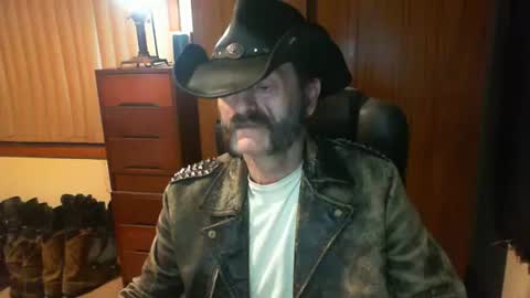 Snapshot of leathergreaser chatting on June 13, 8:40 pm leathergreaser online show from June 13, 8:40 pm