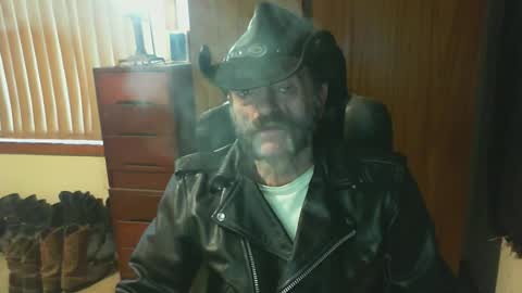 Snapshot of leathergreaser chatting on June 14, 10:56 pm leathergreaser online show from June 14, 10:56 pm