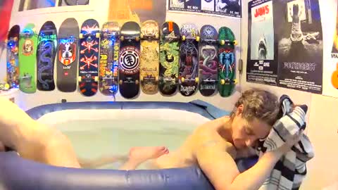 Snapshot of leatherluvefuck chatting on October 28, 2:26 am kinky dirty fuck online show from October 28, 2:26 am