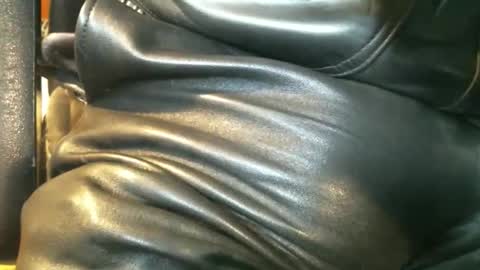 Leathermotocross online show from February 10, 3:49 pm