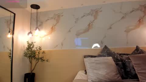    online show from October 13, 11:05 pm