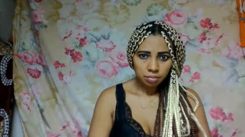 leatianaa online show from June 11, 12:32 am