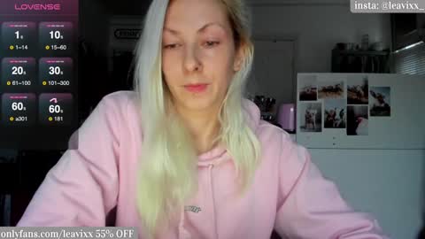 Snapshot of leavixx chatting on December 23, 3:12 pm LeaVixx online show from December 23, 3:12 pm