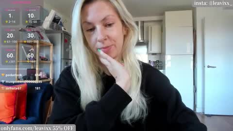 Snapshot of leavixx chatting on October 30, 9:44 am LeaVixx online show from October 30, 9:44 am