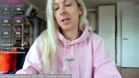 LeaVixx online show from October 31, 10:16 am