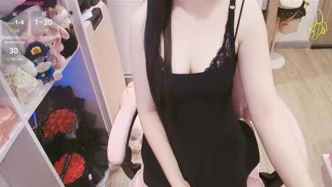 Snapshot of lee_cute18 chatting on May 3, 12:49 am Lee online show from May 3, 12:49 am