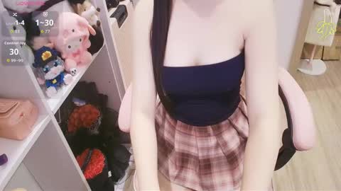 Snapshot of lee_cute18 chatting on May 18, 4:35 pm Lee online show from May 18, 4:35 pm