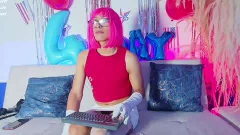 leeh online show from July 4, 1:17 pm