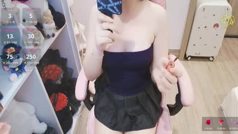 Lee online show from March 27, 11:32 am