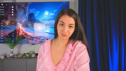 Snapshot of leeannepizzini chatting on June 5, 7:19 pm Jasmine online show from June 5, 7:19 pm