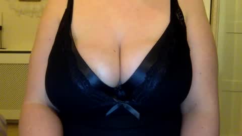 Leela Mae online show from January 21, 8:43 pm