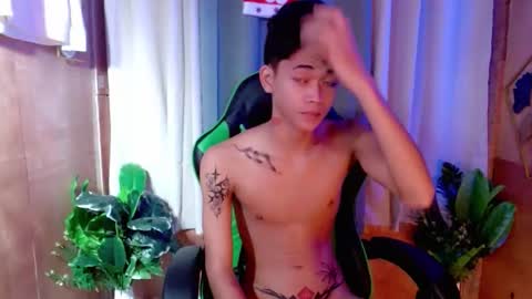 Snapshot of leemoreno18 chatting on October 28, 5:37 pm leemoreno18 online show from October 28, 5:37 pm