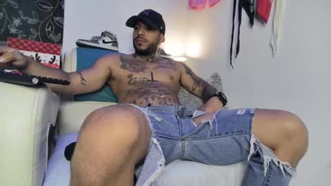 Snapshot of leenar_key chatting on February 25, 5:25 pm leenar_key online show from February 25, 5:25 pm