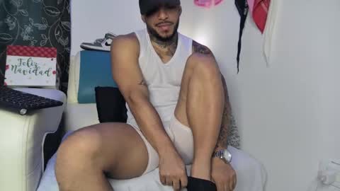 Snapshot of leenar_key chatting on February 28, 3:15 pm leenar_key online show from February 28, 3:15 pm