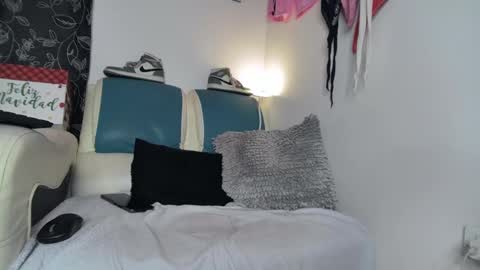 Snapshot of leenar_key chatting on March 1, 10:42 pm leenar_key online show from March 1, 10:42 pm