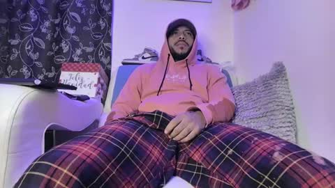 Snapshot of leenar_key chatting on March 7, 10:35 am leenar_key online show from March 7, 10:35 am