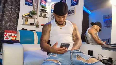 Snapshot of leenar_key chatting on October 2, 2:35 pm leenar_key online show from October 2, 2:35 pm