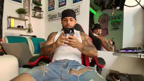 Snapshot of leenar_key chatting on November 1, 3:14 pm leenar_key online show from November 1, 3:14 pm