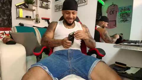 Snapshot of leenar_key chatting on November 4, 3:33 pm leenar_key online show from November 4, 3:33 pm