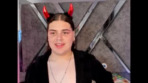 leenox online show from February 4, 10:04 pm