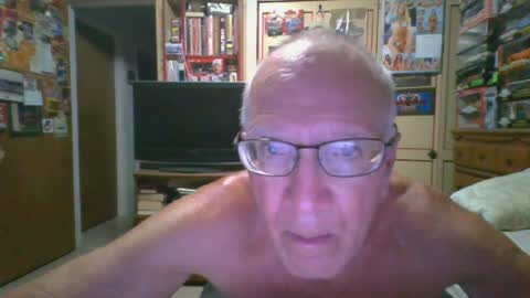 Snapshot of leezamm1132 chatting on June 12, 2:32 am leezamm1132 online show from June 12, 2:32 am