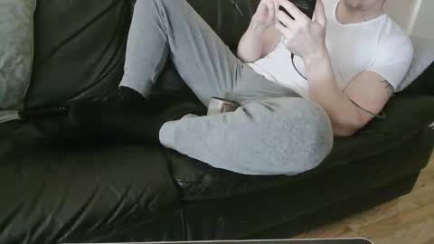 Snapshot of legacy2022 chatting on April 8, 3:23 pm UK lover online show from April 8, 3:23 pm