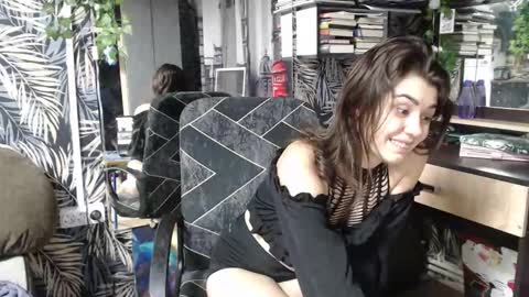 Liya online show from October 16, 2:51 pm