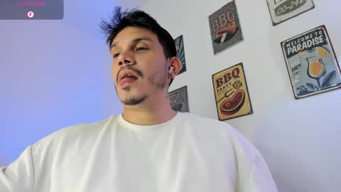 Snapshot of legolas_15 chatting on February 22, 1:40 am Alejandro online show from February 22, 1:40 am