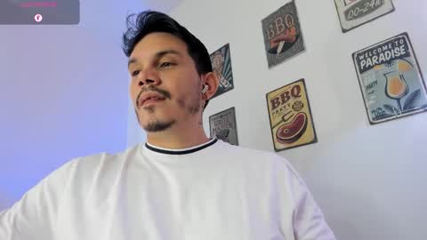 Snapshot of legolas_15 chatting on February 22, 3:21 pm Alejandro online show from February 22, 3:21 pm