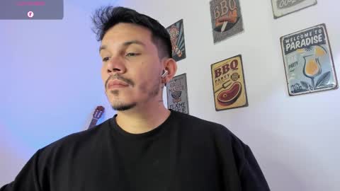 Snapshot of legolas_15 chatting on February 26, 10:36 am Alejandro online show from February 26, 10:36 am