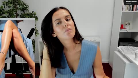 Elle  online show from September 11, 6:02 am