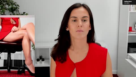 Elle  online show from September 22, 10:17 am