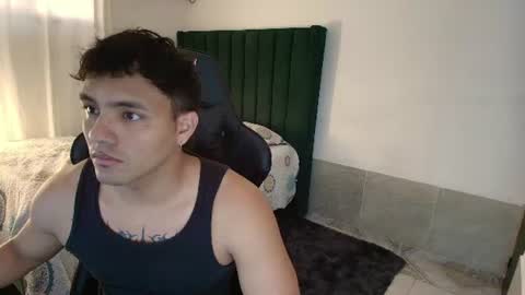  Lei  online show from July 25, 2:47 pm