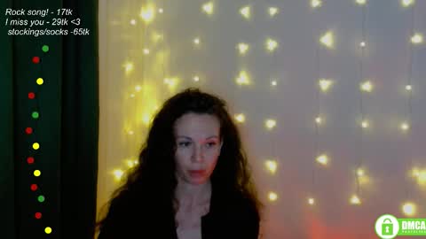 Snapshot of leia_bell chatting on February 21, 7:59 pm hey Im Leia and I love rock online show from February 21, 7:59 pm