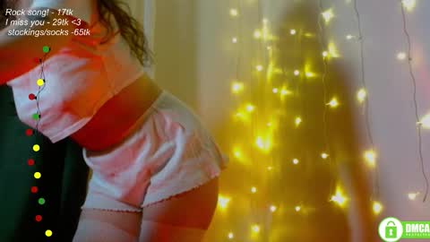 Snapshot of leia_bell chatting on March 7, 8:28 pm hey Im Leia and I love rock online show from March 7, 8:28 pm