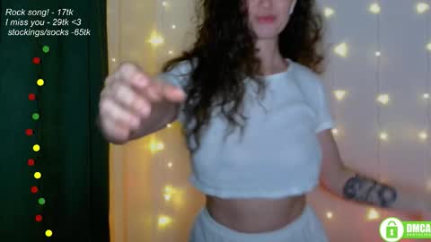 Snapshot of leia_bell chatting on March 22, 8:23 pm hey Im Leia and I love rock online show from March 22, 8:23 pm