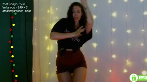 hey Im Leia and I love rock  online show from June 5, 7:19 pm