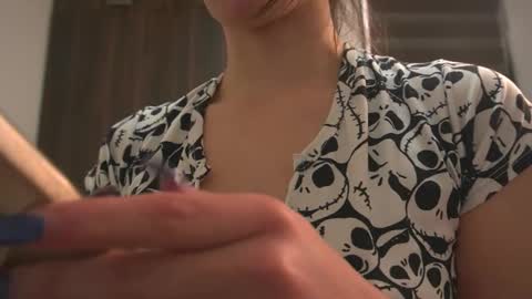 Leah online show from October 31, 7:48 pm