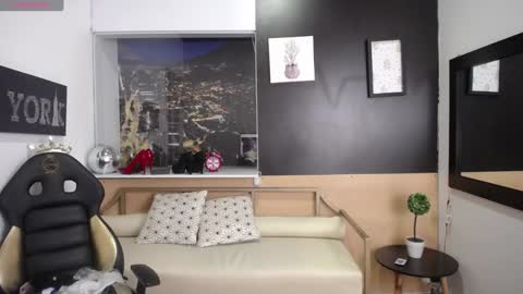 leidy online show from December 20, 4:14 pm