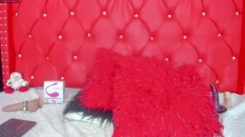 LEIGH ANGELS online show from December 15, 12:40 am