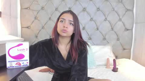 LEIGH ANGELS online show from December 30, 10:55 pm