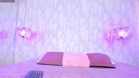 LEIGH ANGELS online show from February 9, 9:41 pm